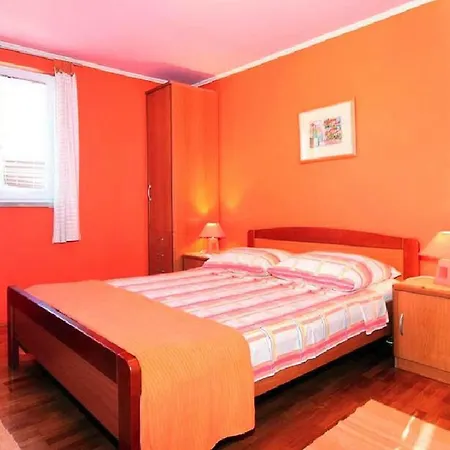 Holiday Flat Pinija - Cin101012-p * Lumbarda